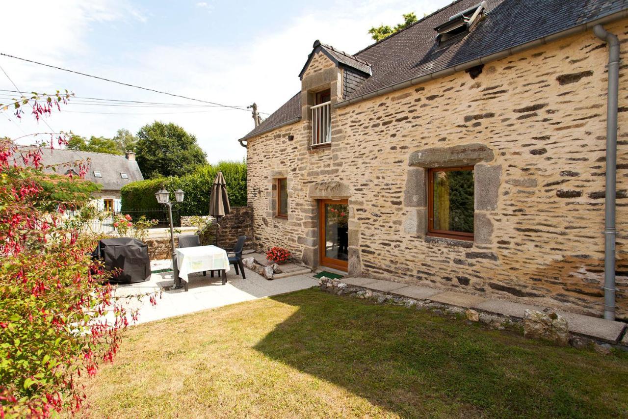 Stone Cottage With Modern Cosy Interior Near To Josselin Perfect Retreat For Writers Or Star Gazers Guegon Bagian luar foto